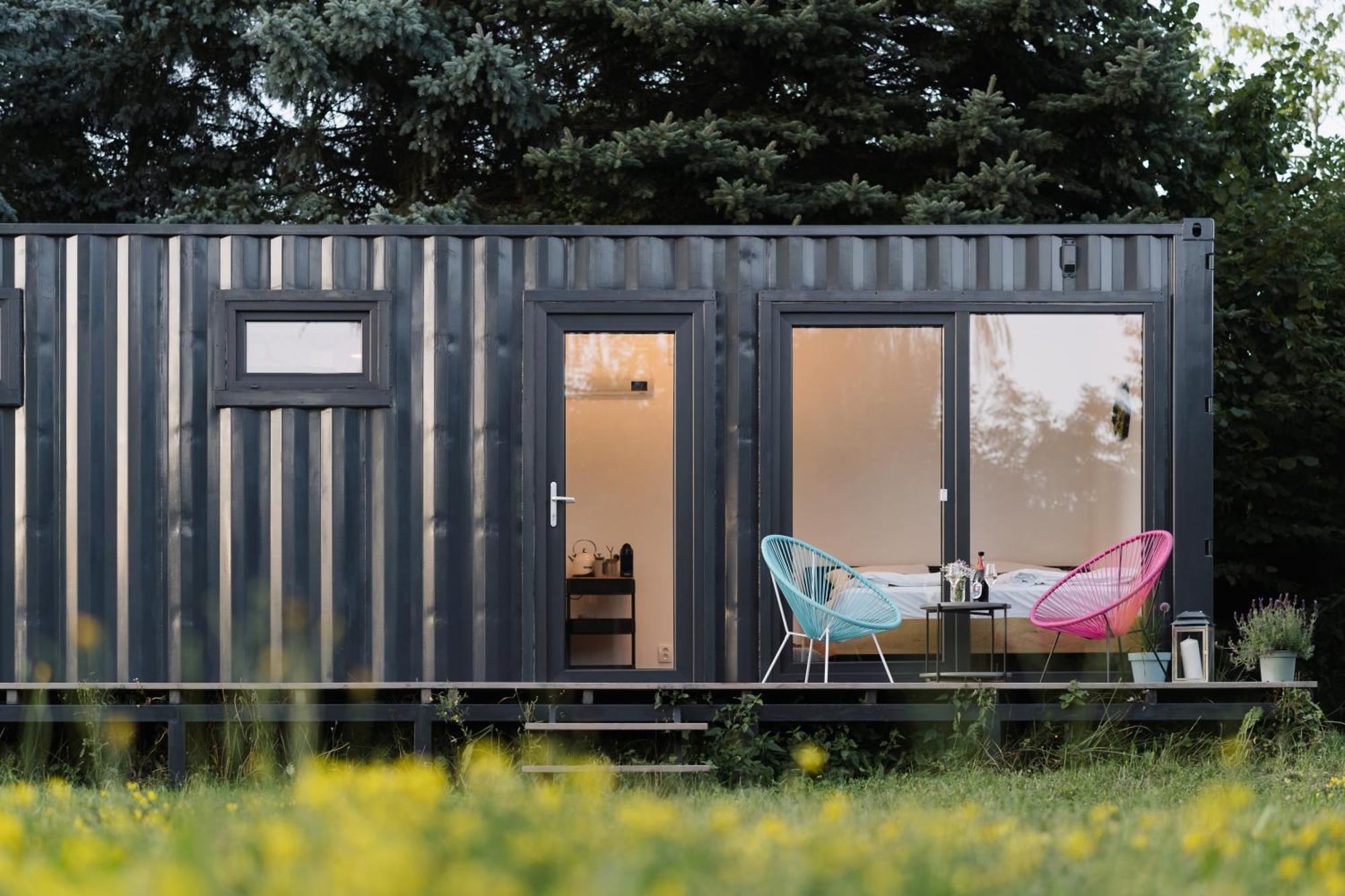 Container Apartment Дечин Екстериор снимка